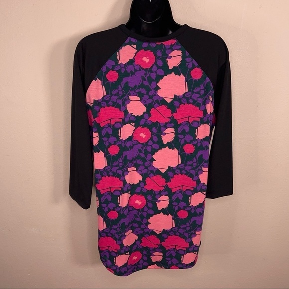 NEW MEDIUM LULAROE BLACK FLORAL TOP BASEBALL STYLE WOMENS TOP STRETCH - Picture 6 of 12